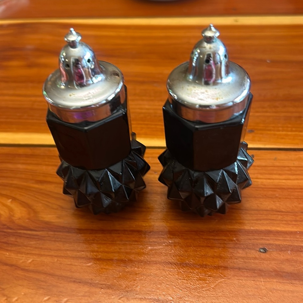 True Vintage Black Glass Diamond Shakers